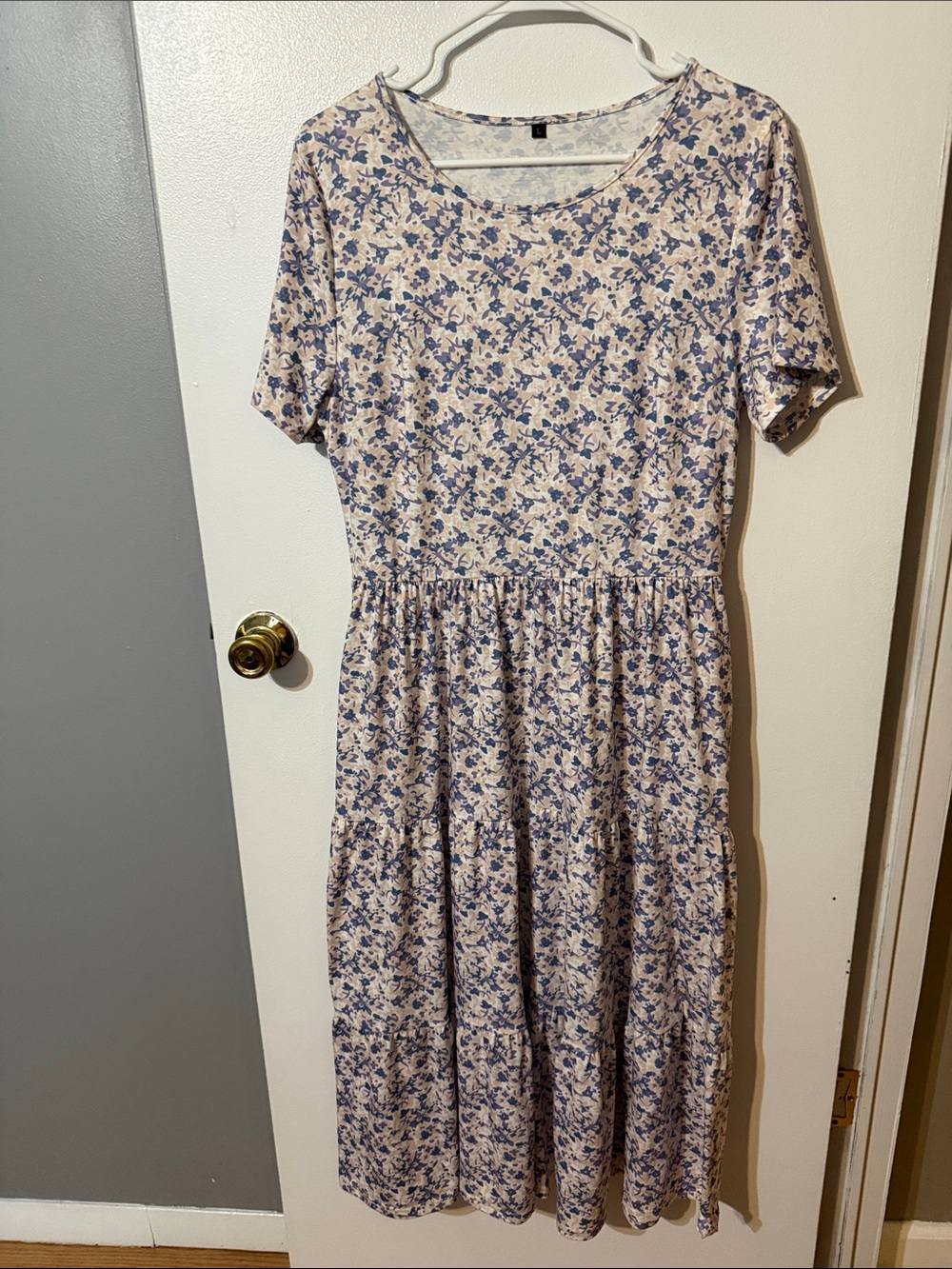 Floral Short-Sleeve Midi Dress in Cream and Blue